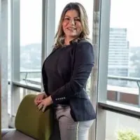 Fábia Cunha - Diretora de Compliance 